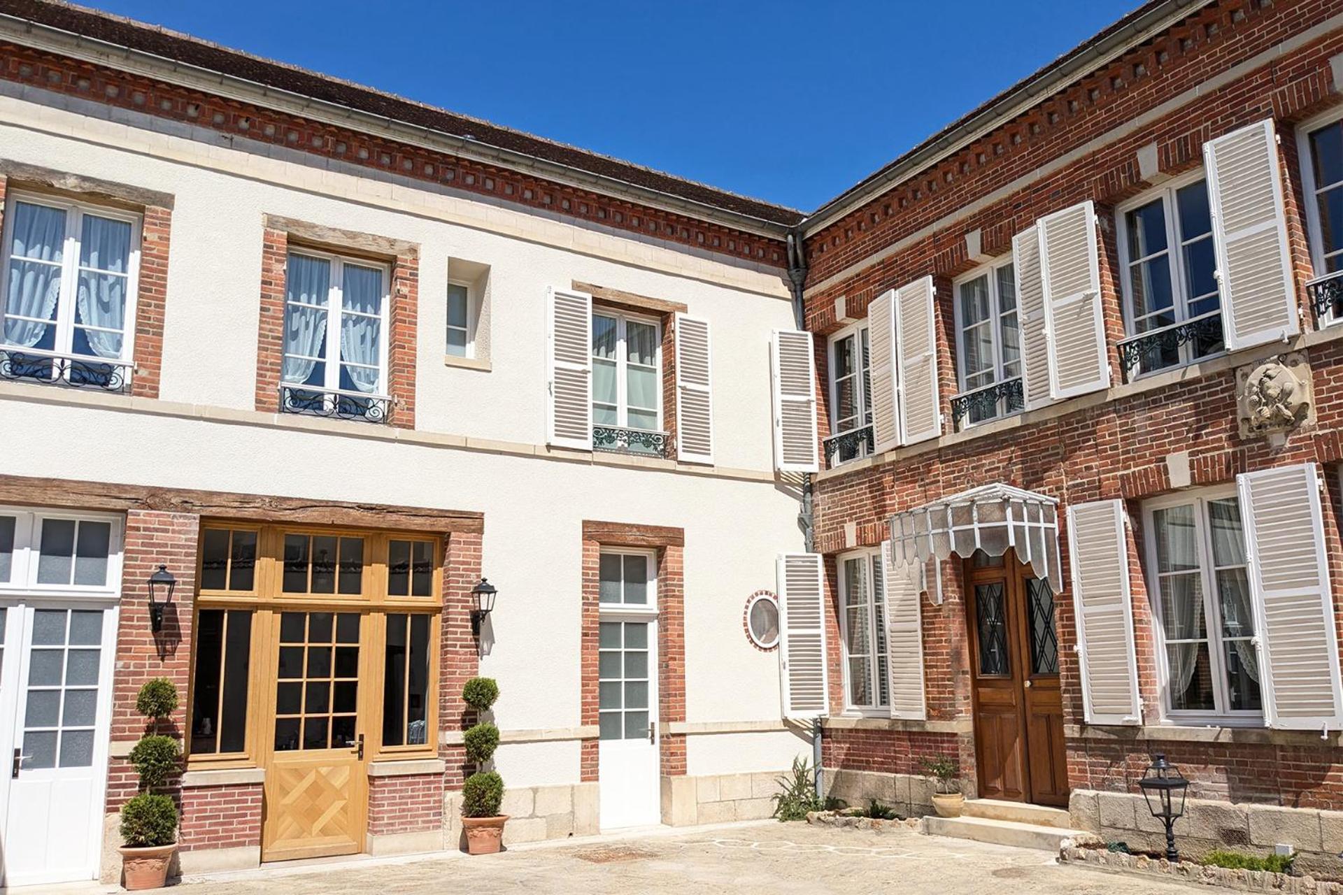 Maison A Deux Mains Ay-Champagne Exterior foto